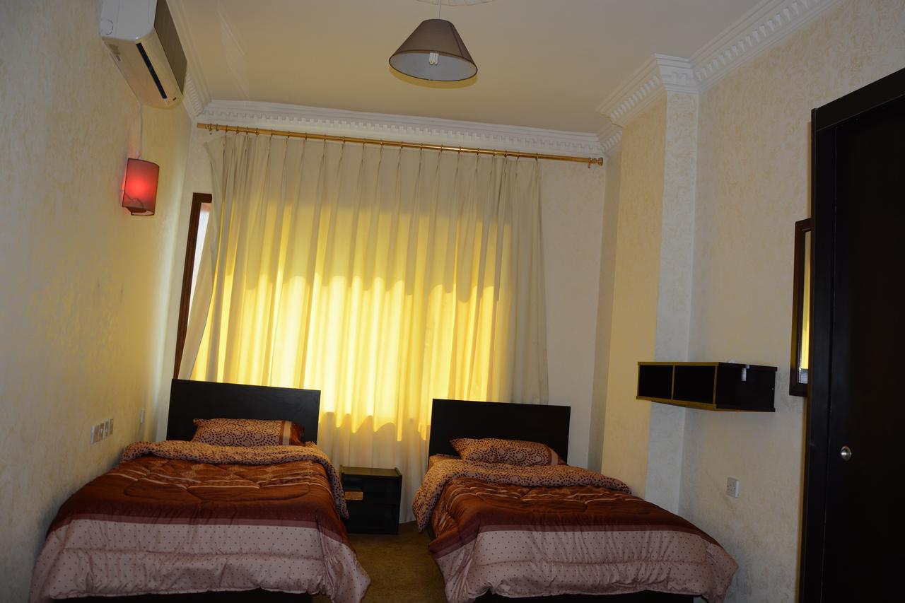 Teeba Palace Hotel Suites Амман Экстерьер фото