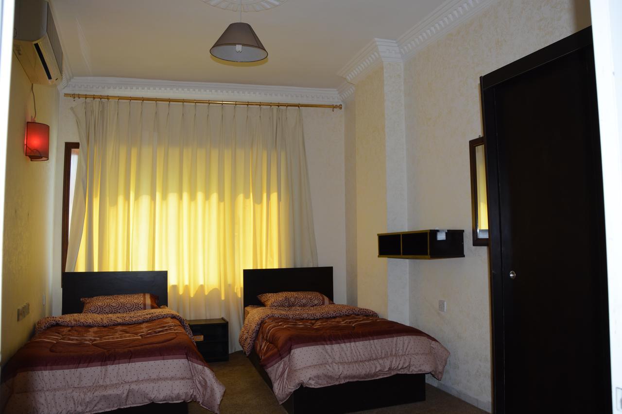 Teeba Palace Hotel Suites Амман Экстерьер фото