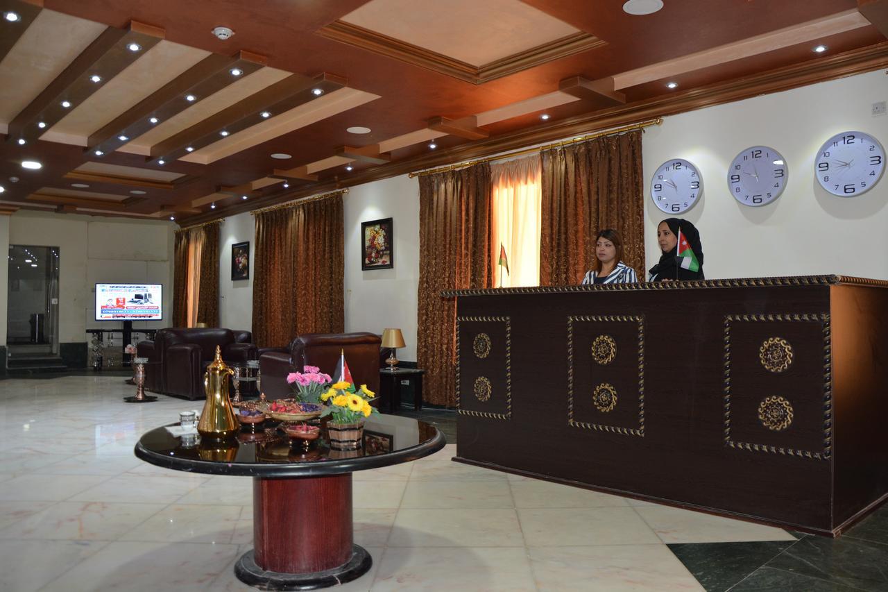 Teeba Palace Hotel Suites Амман Экстерьер фото
