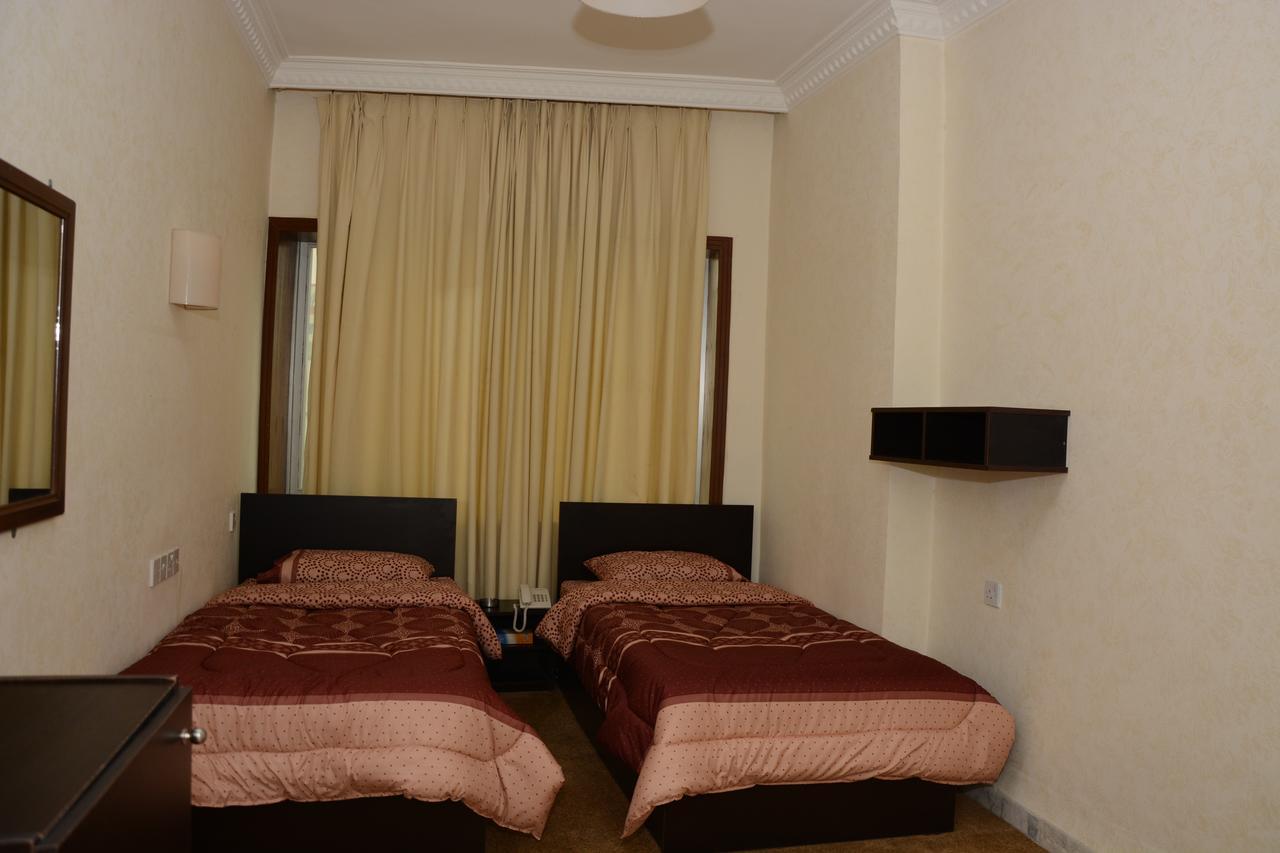 Teeba Palace Hotel Suites Амман Экстерьер фото