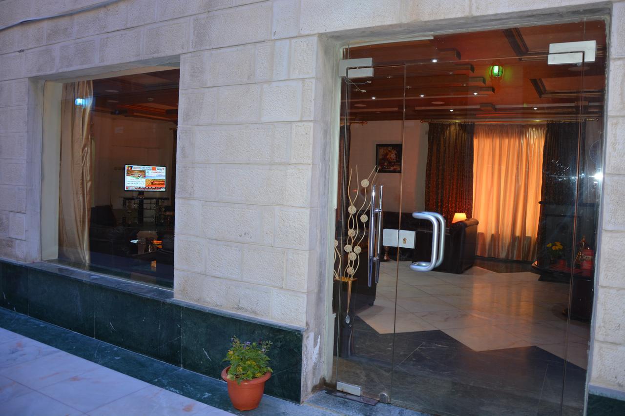 Teeba Palace Hotel Suites Амман Экстерьер фото