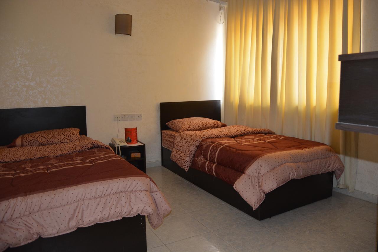 Teeba Palace Hotel Suites Амман Экстерьер фото