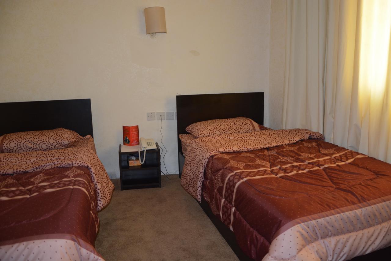 Teeba Palace Hotel Suites Амман Экстерьер фото